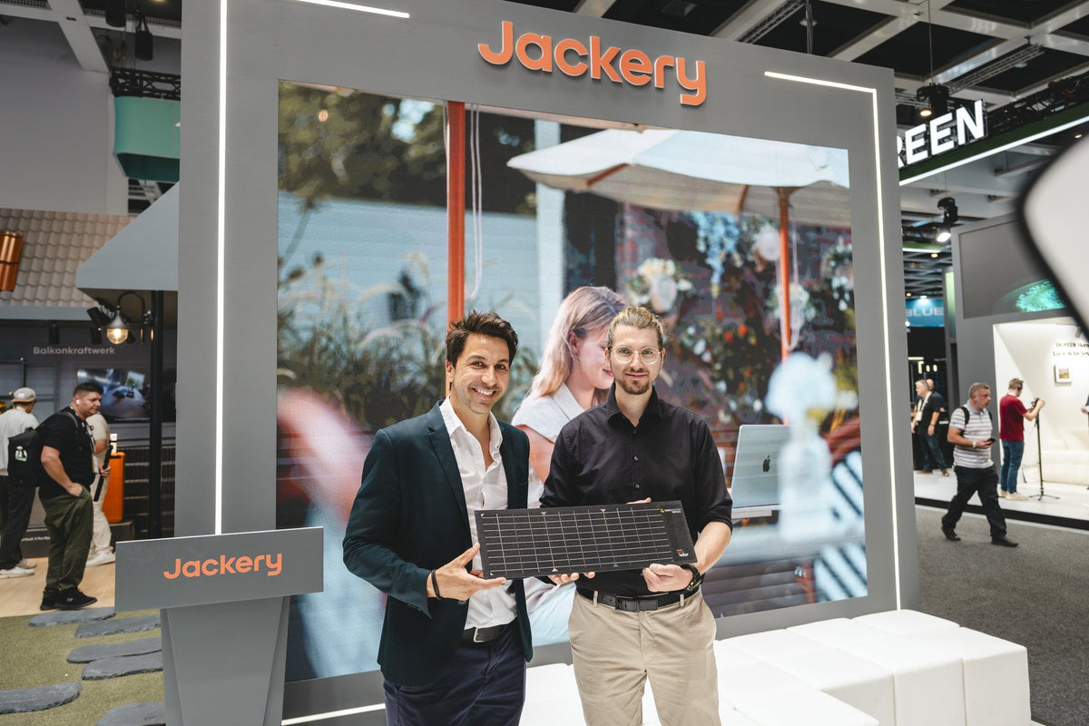 IFA 2026: Sunbooster VERTICAL+ am Jackery-Stand in Berlin